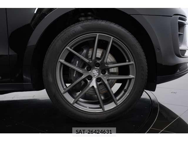 Porsche MACAN 2024-04 7903230-9