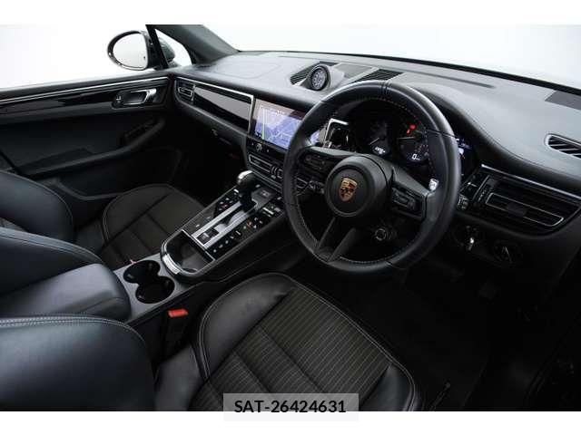 Porsche MACAN 2024-04 7903230-10