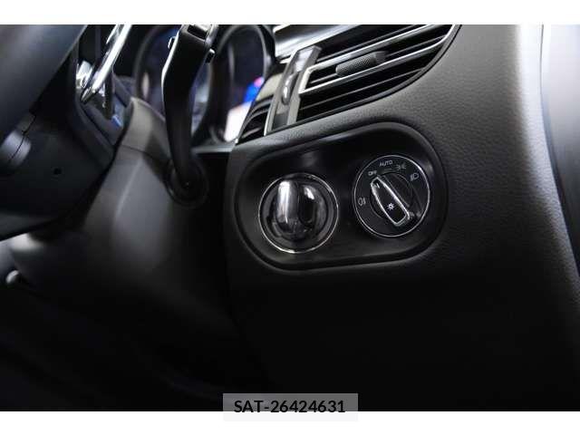 Porsche MACAN 2024-04 7903230-14