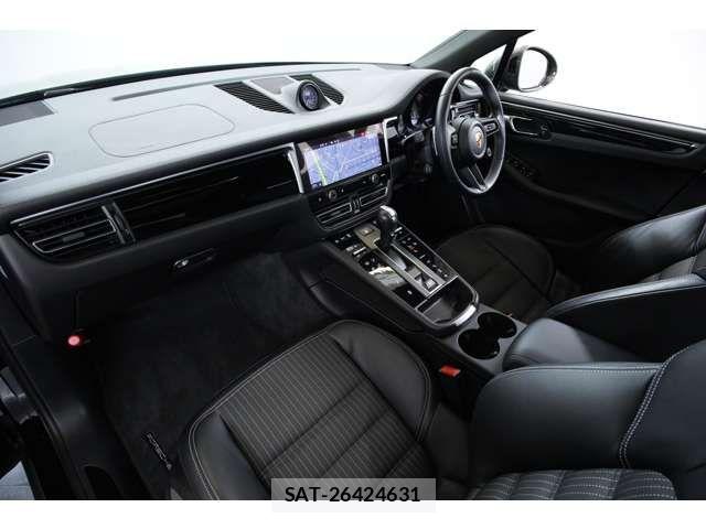 Porsche MACAN 2024-04 7903230-16