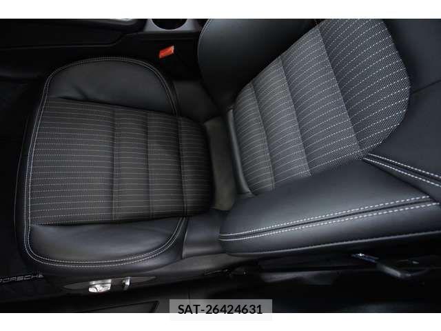 Porsche MACAN 2024-04 7903230-1