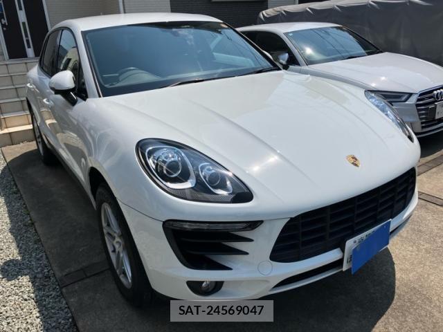 Porsche MACAN 2018-04 7980592-0