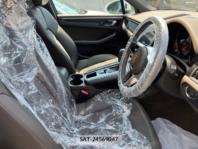 Porsche MACAN 2018-04 7980592-12