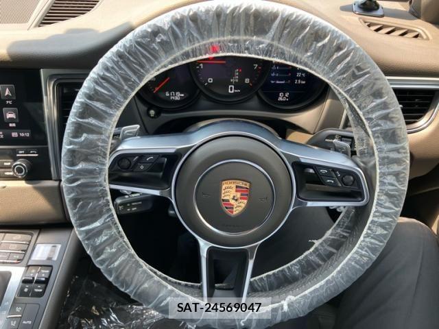 Porsche MACAN 2018-04 7980592-13