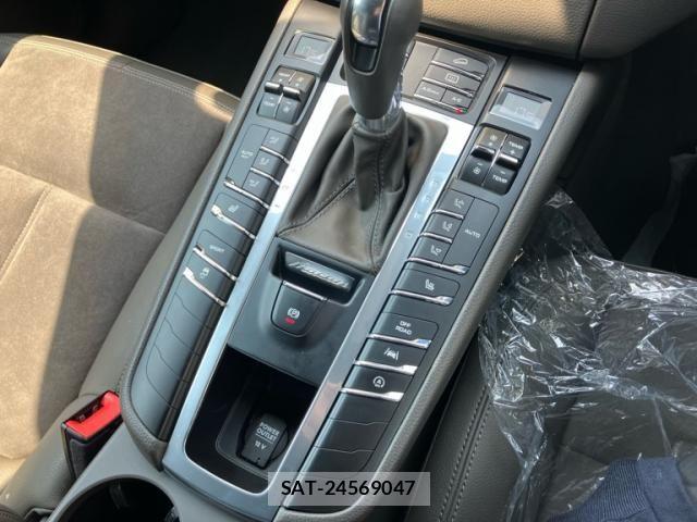 Porsche MACAN 2018-04 7980592-18