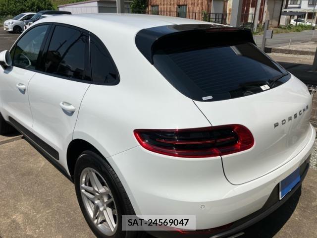 Porsche MACAN 2018-04 7980592-1