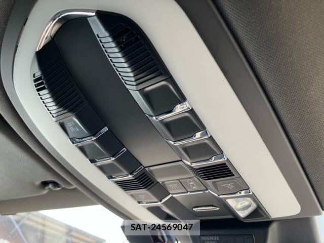 Porsche MACAN 2018-04 7980592-23