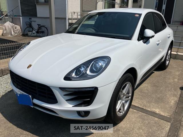 Porsche MACAN 2018-04 7980592-3