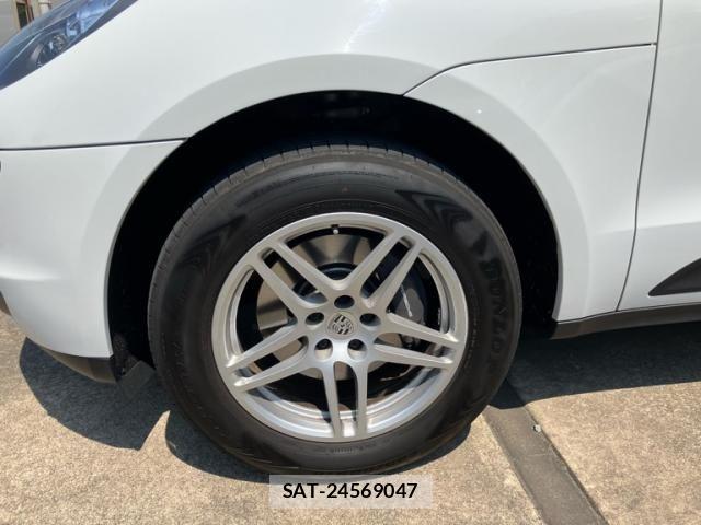 Porsche MACAN 2018-04 7980592-7