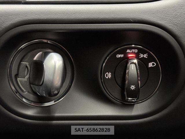 Porsche MACAN 2022-03 8037610-10