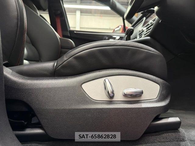 Porsche MACAN 2022-03 8037610-14