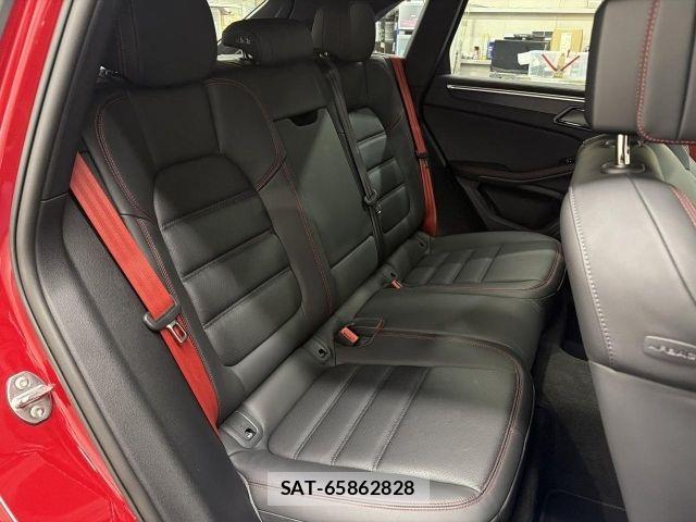 Porsche MACAN 2022-03 8037610-15