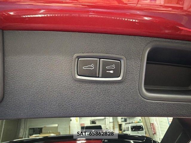 Porsche MACAN 2022-03 8037610-18