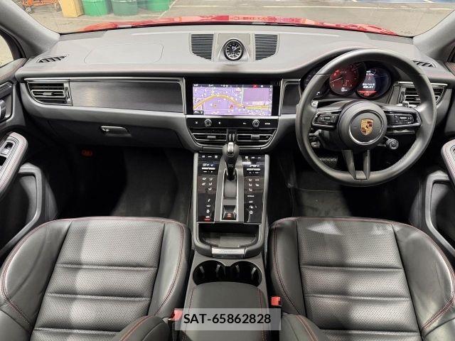 Porsche MACAN 2022-03 8037610-1