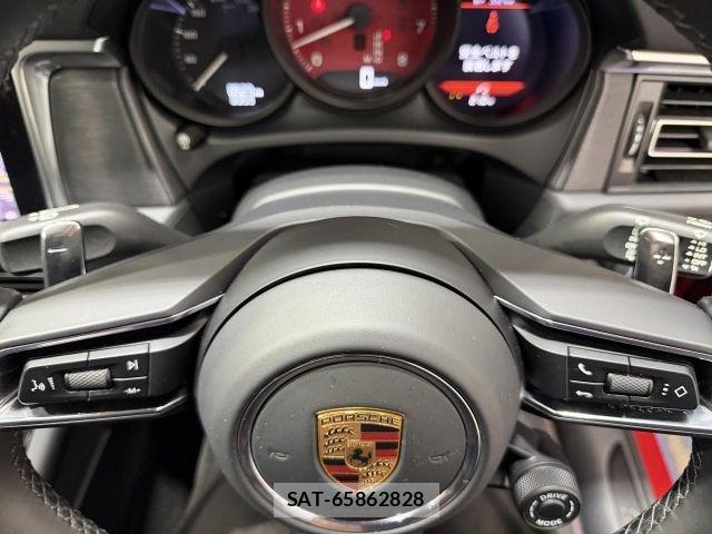 Porsche MACAN 2022-03 8037610-8