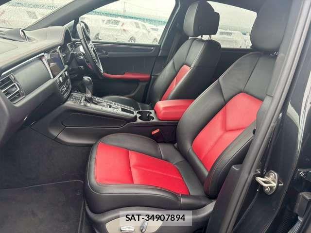 Porsche MACAN 2021-06 8075125-17