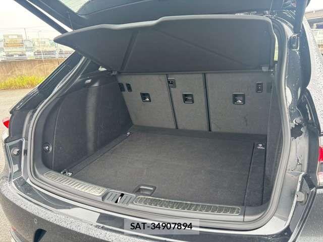 Porsche MACAN 2021-06 8075125-19