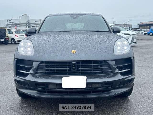 Porsche MACAN 2021-06 8075125-4