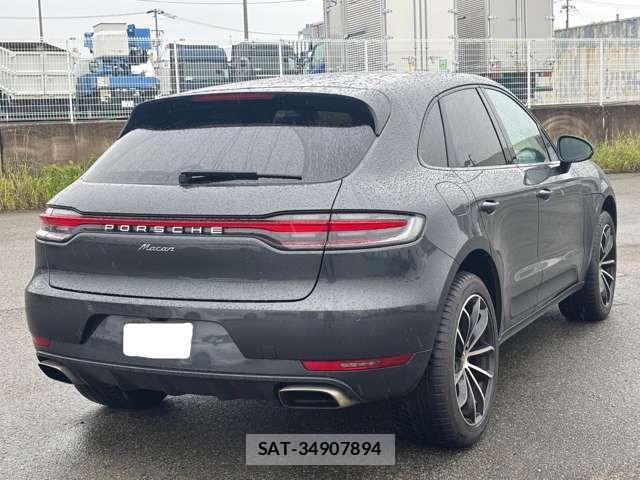 Porsche MACAN 2021-06 8075125-6