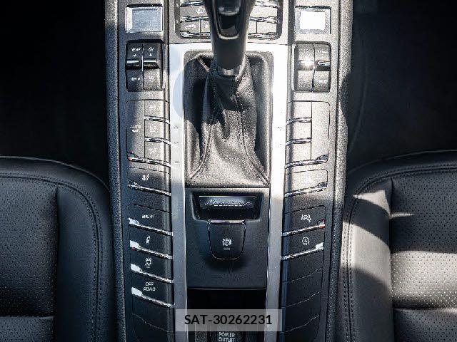 Porsche MACAN 2019-06 8075126-11