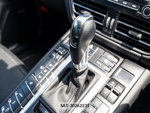 Porsche MACAN 2019-06 8075126-18