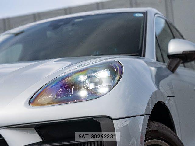 Porsche MACAN 2019-06 8075126-29