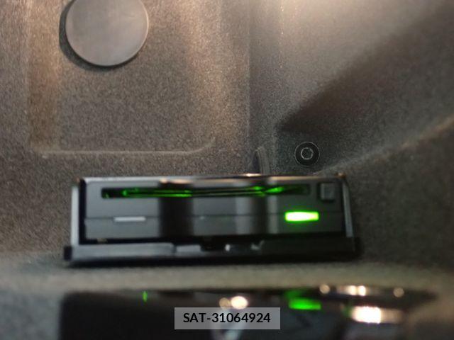 Porsche MACAN 2015-12 8075124-16