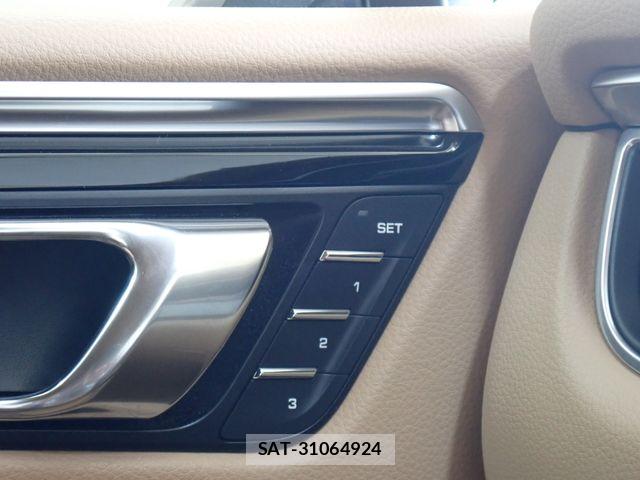 Porsche MACAN 2015-12 8075124-19