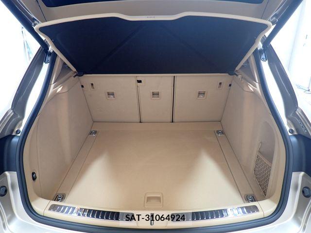Porsche MACAN 2015-12 8075124-26