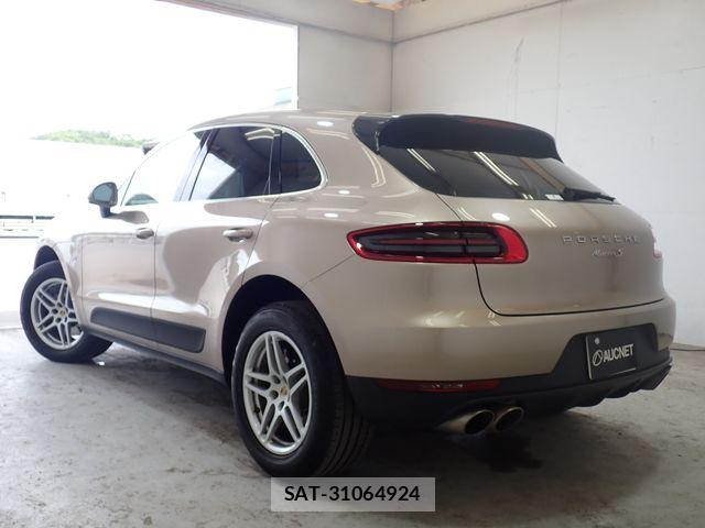 Porsche MACAN 2015-12 8075124-2