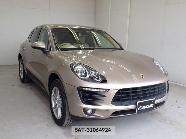Porsche MACAN 2015-12 8075124-3