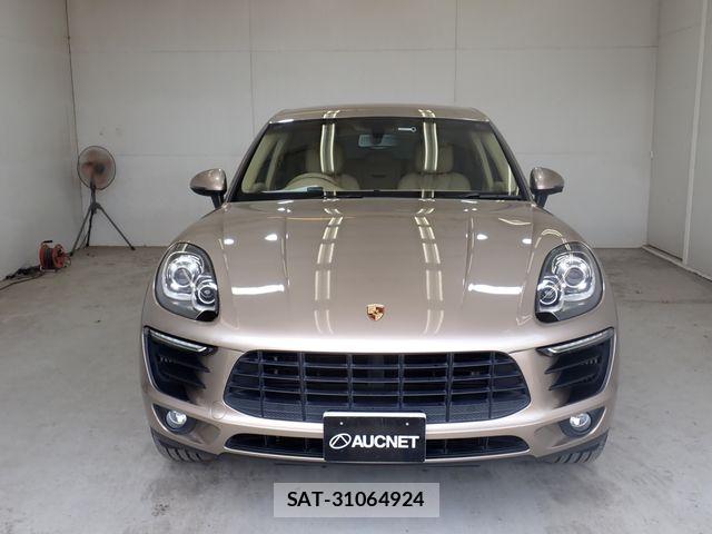 Porsche MACAN 2015-12 8075124-4