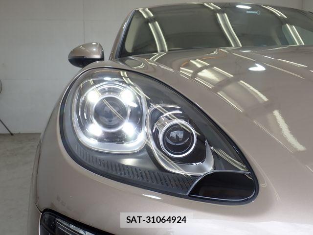 Porsche MACAN 2015-12 8075124-8