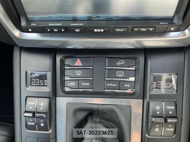Porsche MACAN 2015-07 8101208-10