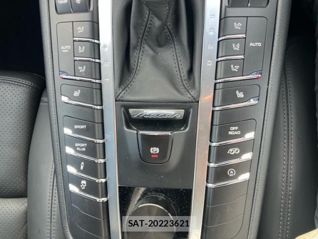 Porsche MACAN 2015-07 8101208-11