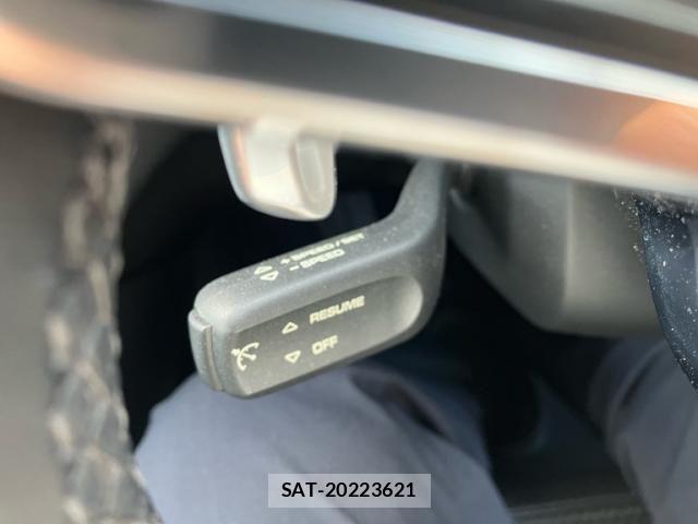 Porsche MACAN 2015-07 8101208-14