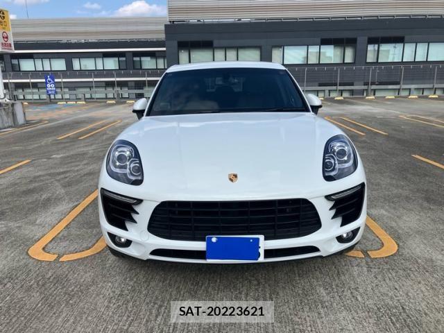 Porsche MACAN 2015-07 8101208-1