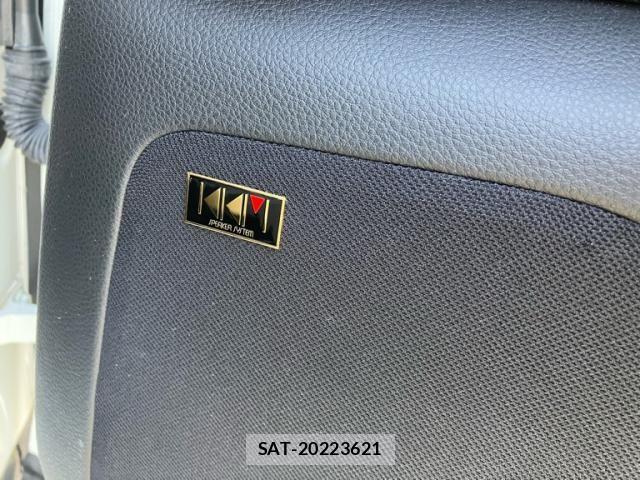 Porsche MACAN 2015-07 8101208-22