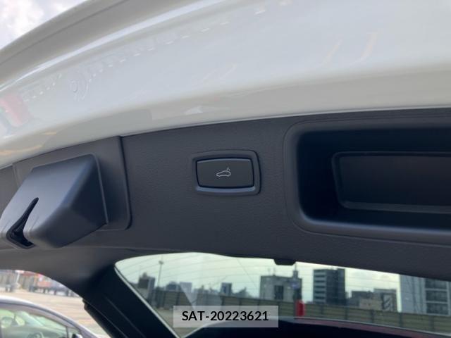 Porsche MACAN 2015-07 8101208-23