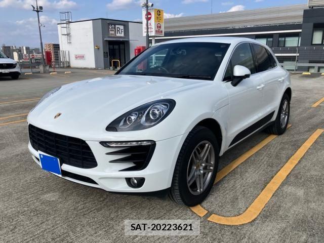 Porsche MACAN 2015-07 8101208-2