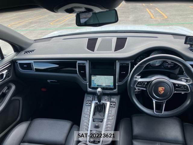 Porsche MACAN 2015-07 8101208-5
