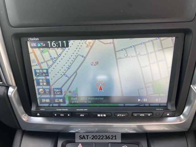 Porsche MACAN 2015-07 8101208-8