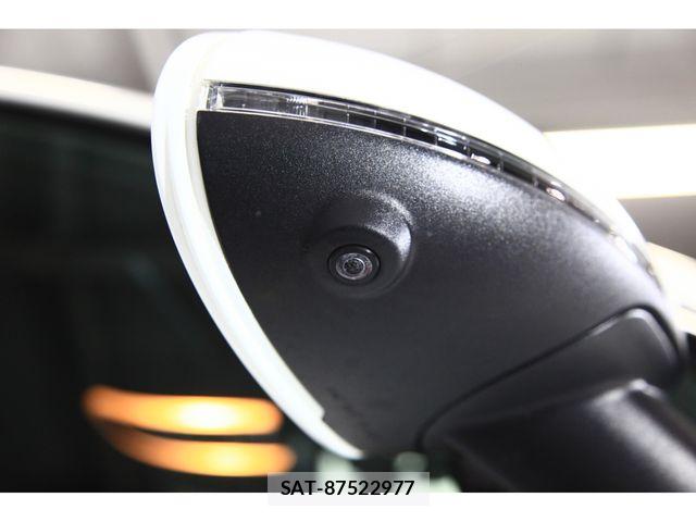 Porsche MACAN 2017-02 8101205-10