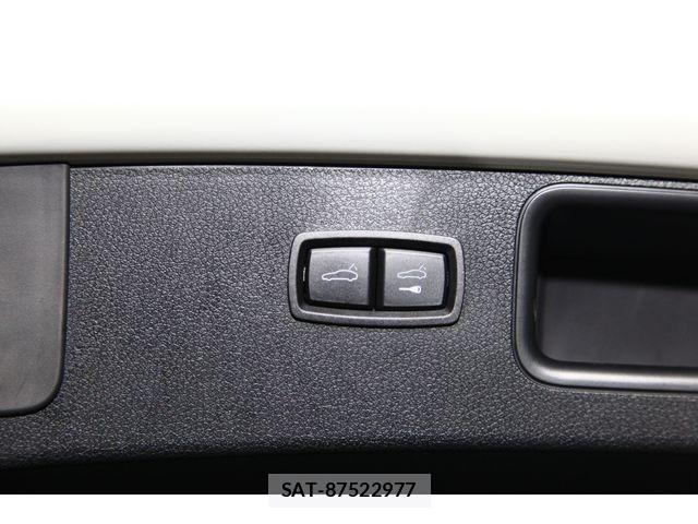 Porsche MACAN 2017-02 8101205-12
