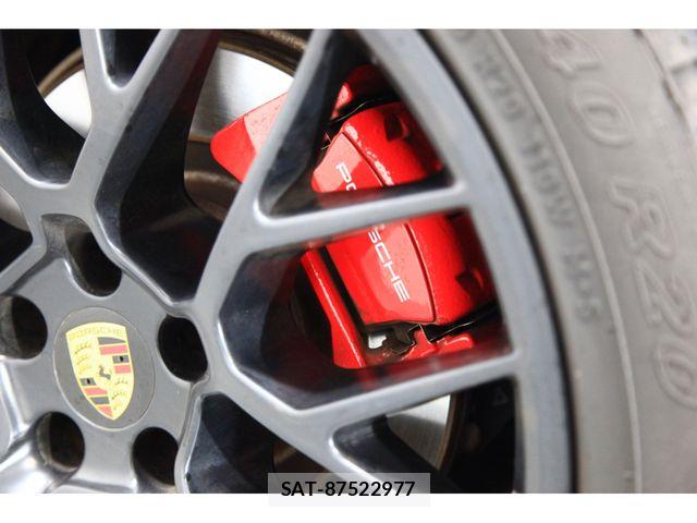 Porsche MACAN 2017-02 8101205-17