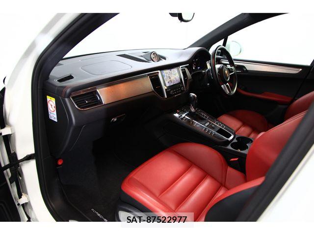 Porsche MACAN 2017-02 8101205-19