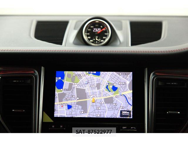 Porsche MACAN 2017-02 8101205-23