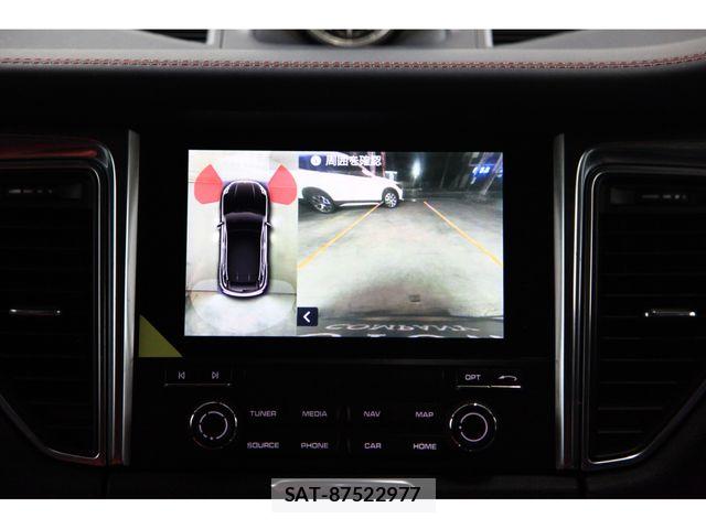 Porsche MACAN 2017-02 8101205-24