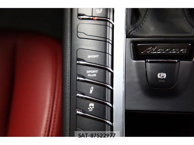Porsche MACAN 2017-02 8101205-26