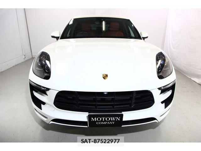 Porsche MACAN 2017-02 8101205-3